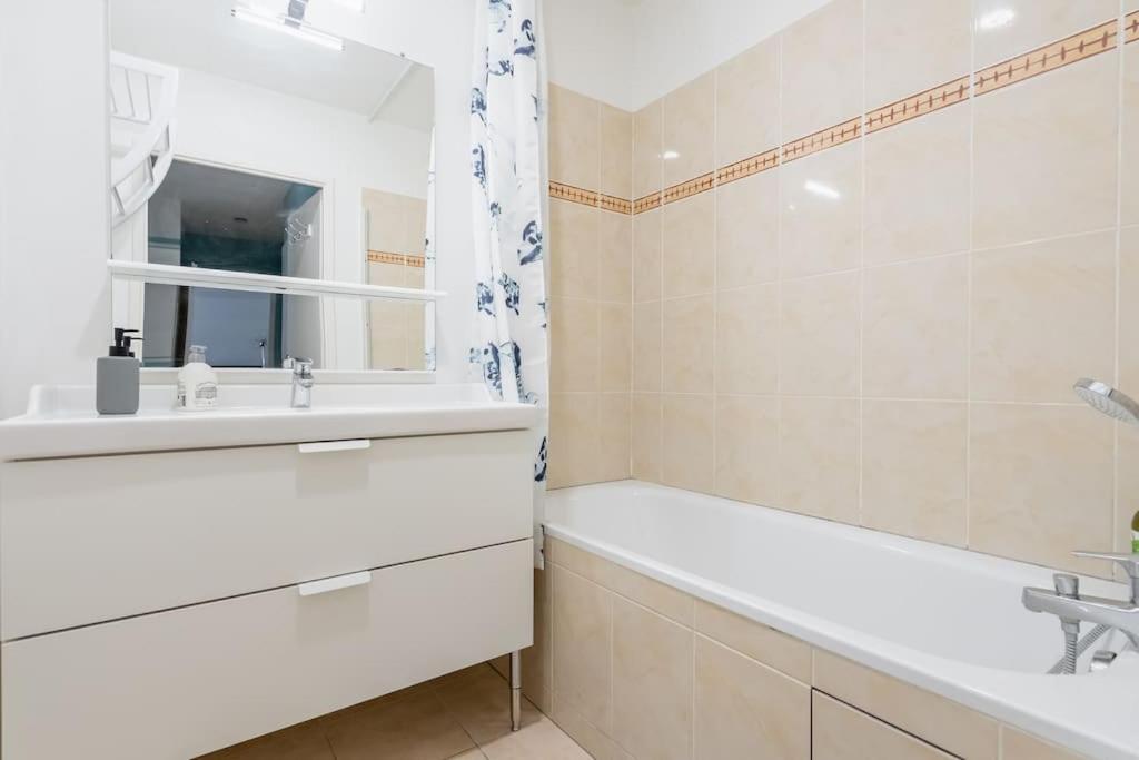 Elegant Appartement Familial Disneyland & Gare Rer Bussy-Saint-Georges Ngoại thất bức ảnh